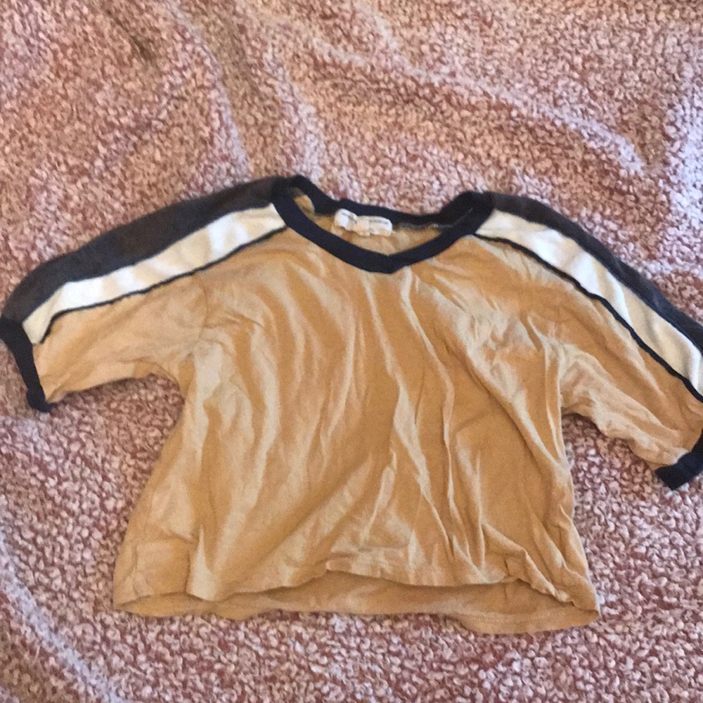 shirt from urban outfitters 💕🤗